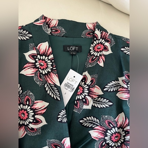 ANN Taylor LOFT-  Faraway floral romper - Picture 4 of 9